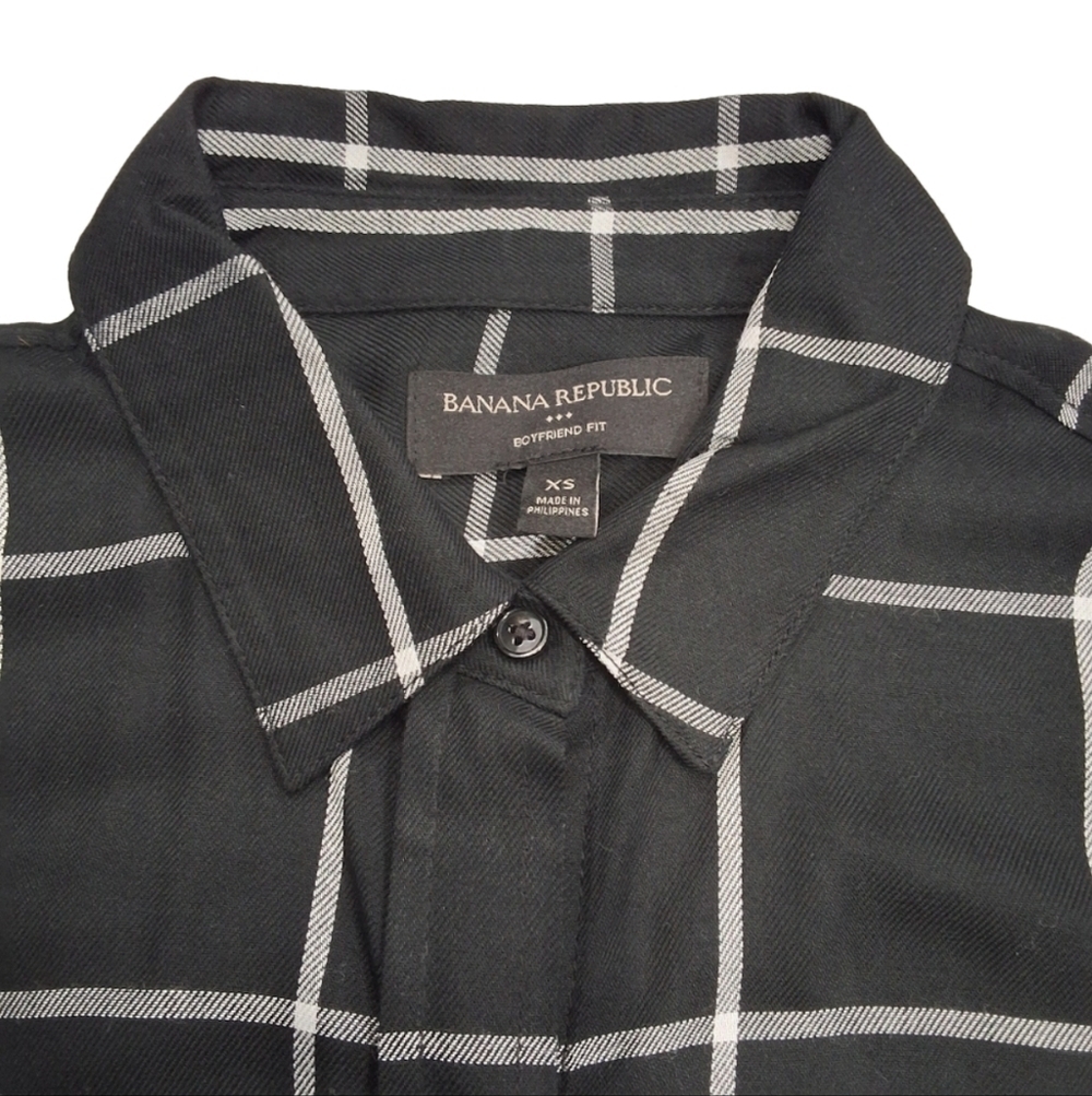 ✨2/$25 Banana Republic Boyfriend Fit Women plaid button down flannel Lightweight - Picture 3 of 7